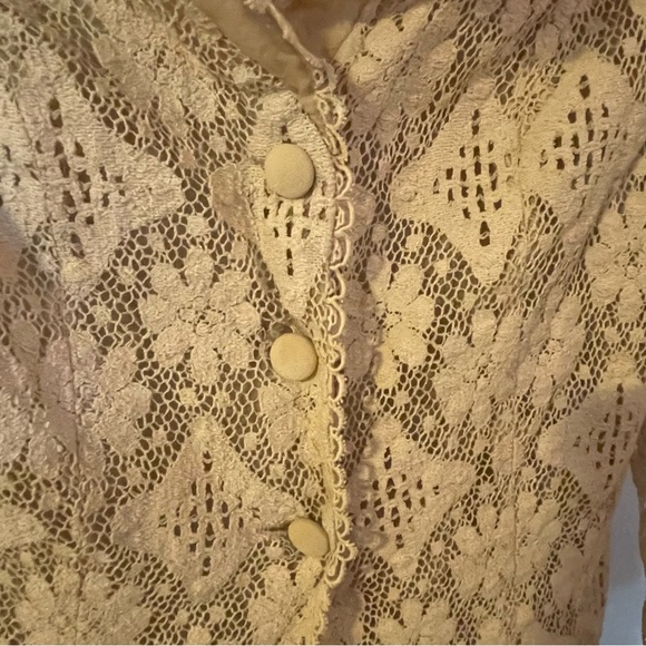 Young Edwardian By Arpeja Vintage Cream Lace Lined Blazer